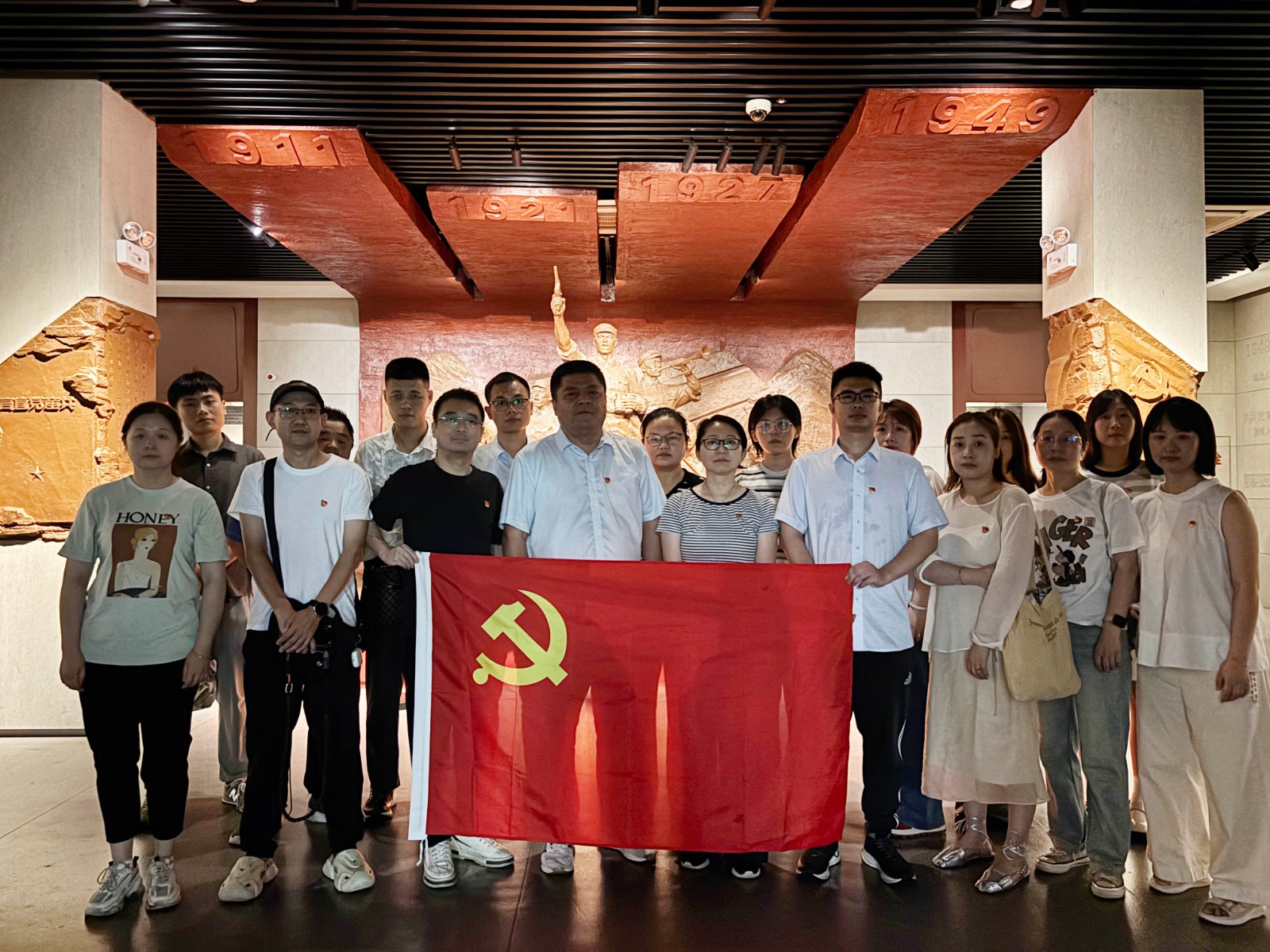1754365448704563.jpg 8aa2c578f1ad2b7af68331f235767d7 拷贝.jpg